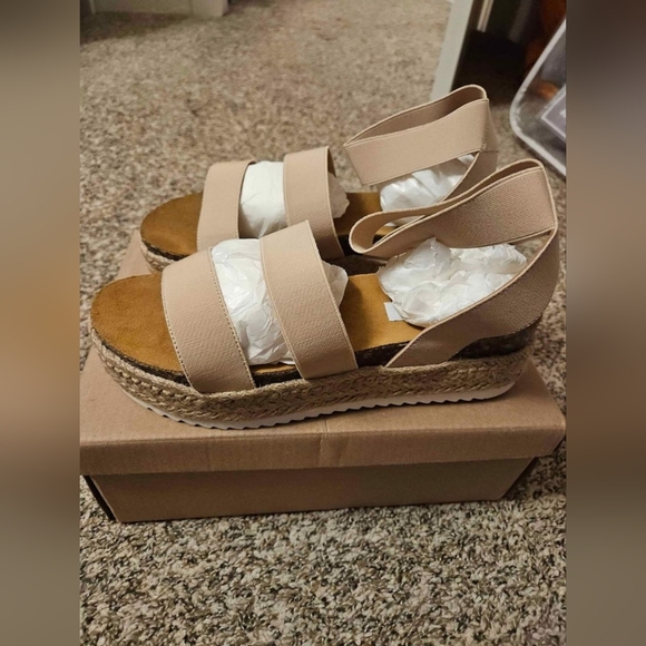 NWT Steve Madden KIMMIE BLUSH Strappy Sandals - Size 11 - Picture 4 of 8